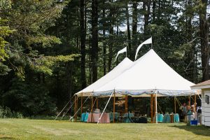 What Size Tent Do I Need for a 100 Person Wedding?