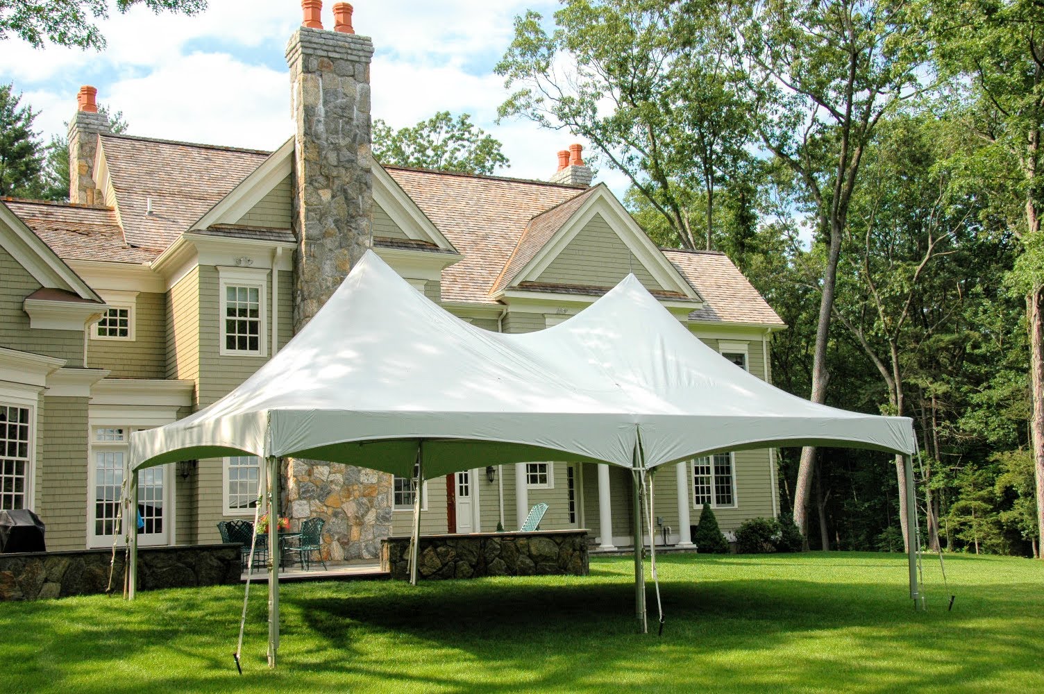Outdoor party checklist - do you need a tent?